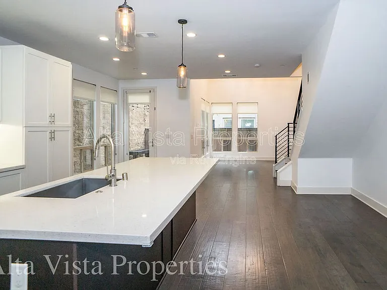 2549 Aperture Cir — Photo 2
