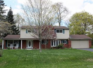 26163 Westmeath St, Farmington Hills, MI