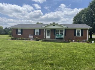 1700 Ellington Dr, Lafayette, TN 37083