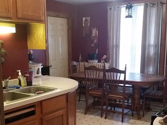 4th image of 206 E Naples St
