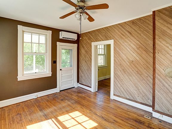 9th image of 1421 Arrington Rd
