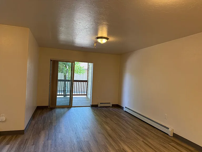 52 Commons Cir — Photo 7