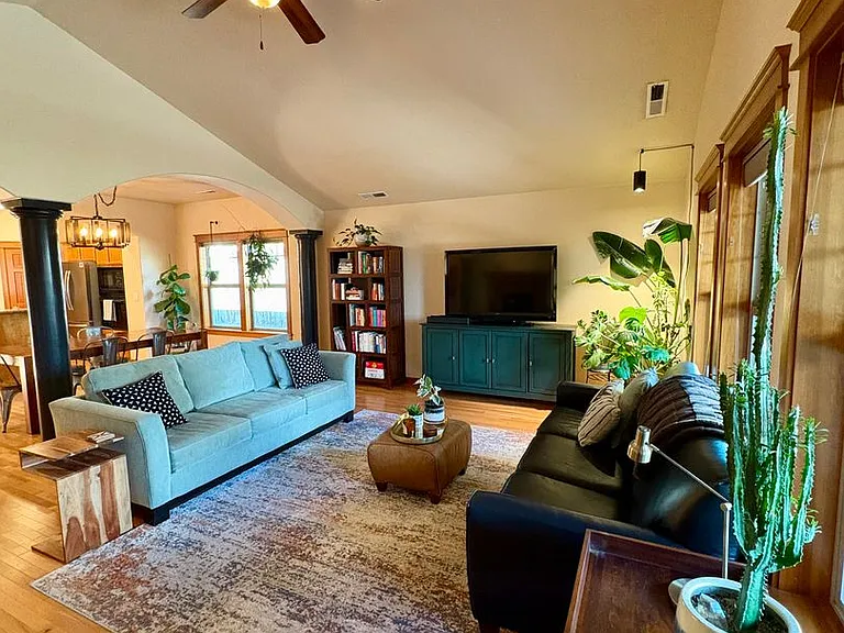 431 Stanford Ave — Photo 8