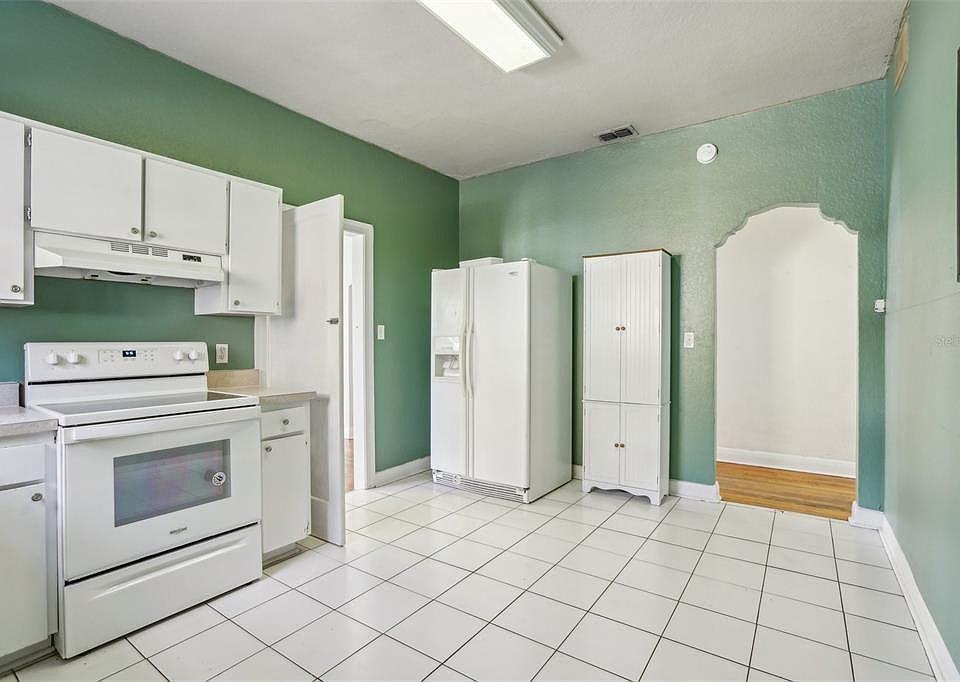1st image of 933 E SHADOWLAWN AVENUE