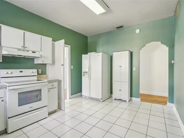 933 E Shadowlawn Ave, Tampa, FL 33603