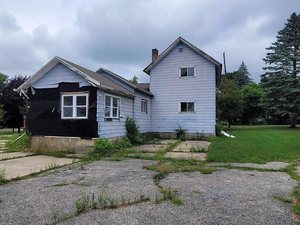 1st image of 701 W South St