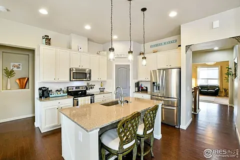 882 Jenny Ln — Photo 9