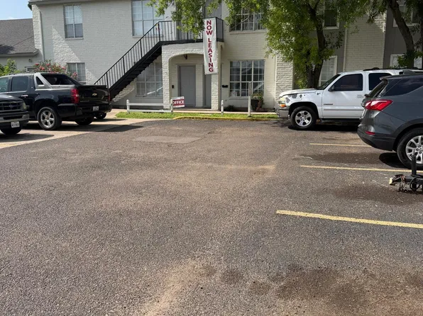 Colonial Square Apartments, 1109 N 7th St, Harlingen, TX 78550