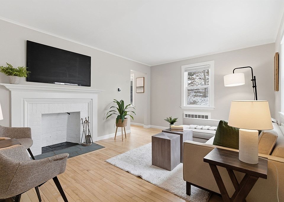1st image of 118 Foster Ter Unit 118