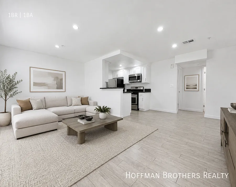 601 N Normandie Ave Los Angeles, CA 90004 — Photo 1