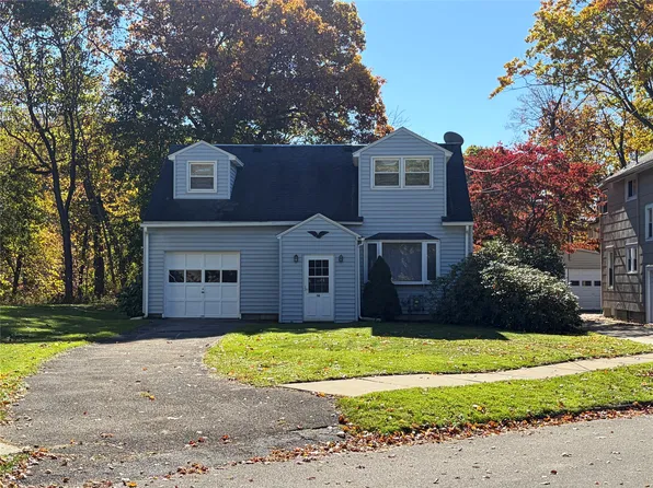 16 Rochelle Rd, Binghamton, NY 13901