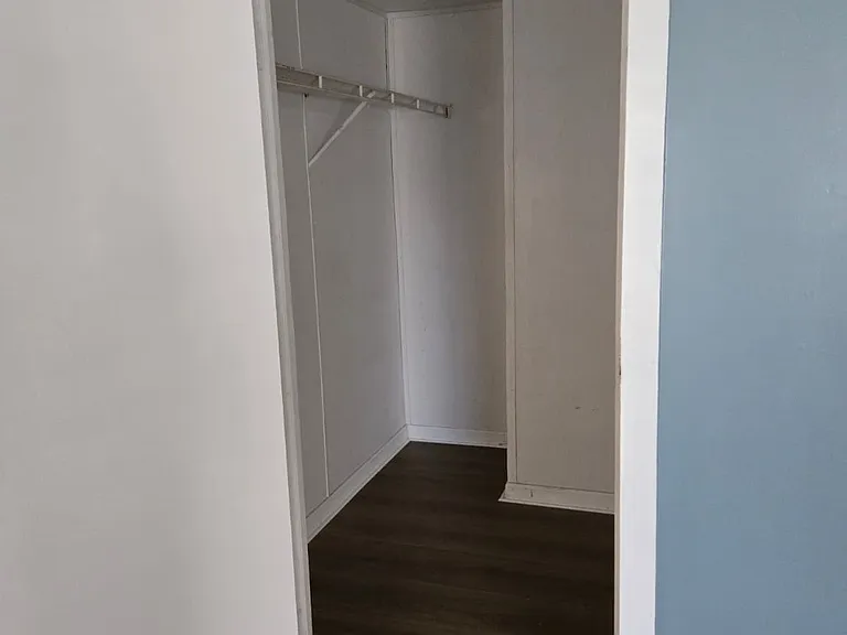 595 Maxanna Ave — Photo 3
