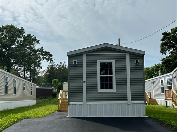 19 Upton St, North Billerica, MA 01862