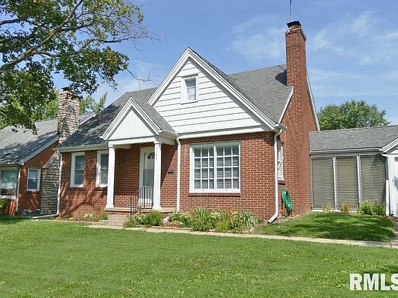 4th image of 1101 E Fairoaks Ave