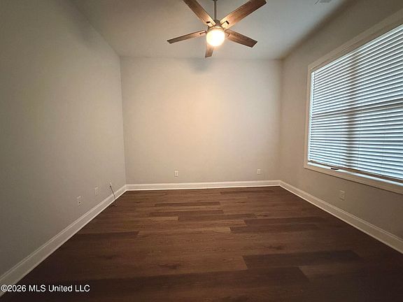 4th image of 46 Fairview Trl
