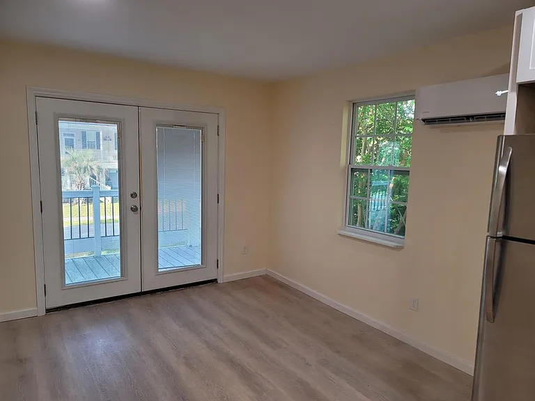 321 14th Ave S #3 — Photo 5