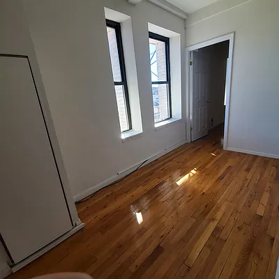 Rented by Green Home NY Realty LLC | media 3