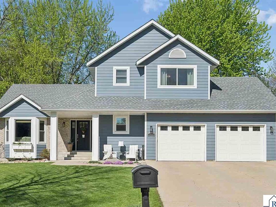 1st image of 313 Chancery Ln