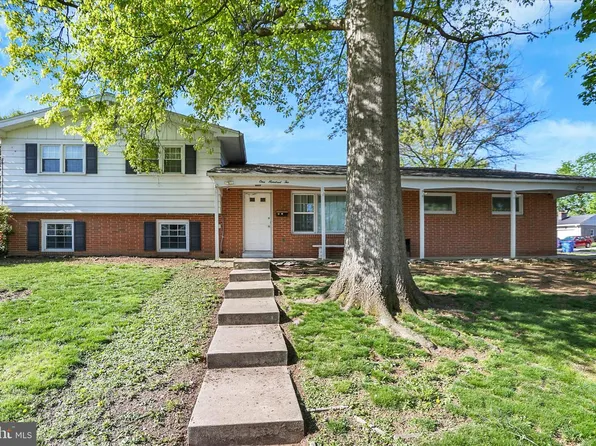 102 Forest Dr, Camp Hill, PA 17011