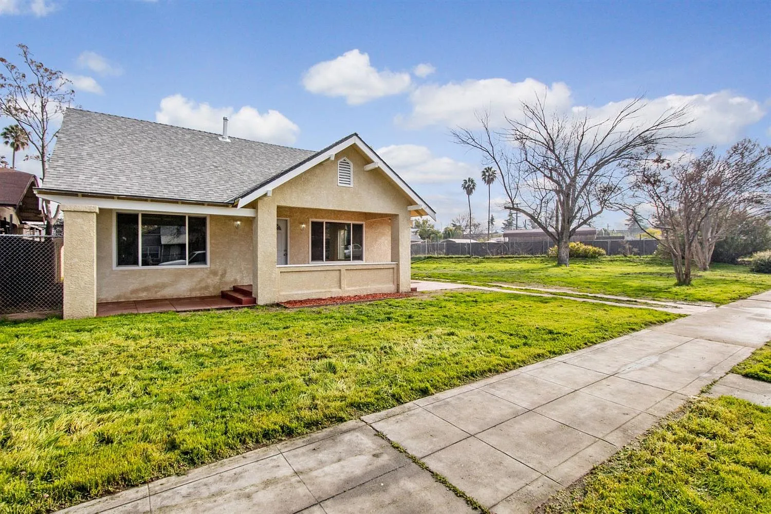 348 N Echo Ave photo 1