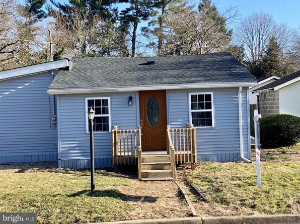 7 N Miller Ave, Penns Grove, NJ 08069