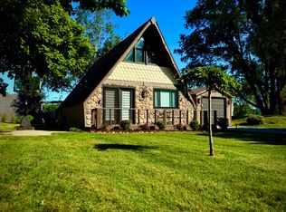 1864 N 24th Ave, Mears, MI 49436