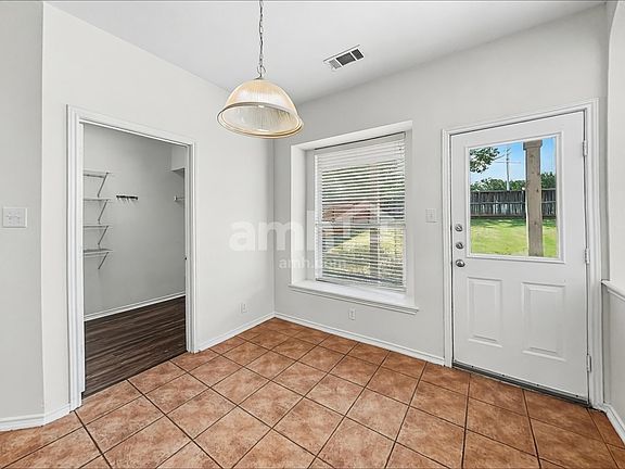 5th image of 2915 Encino Riv