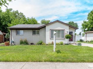 31018 Bennington St, Westland, MI 48186