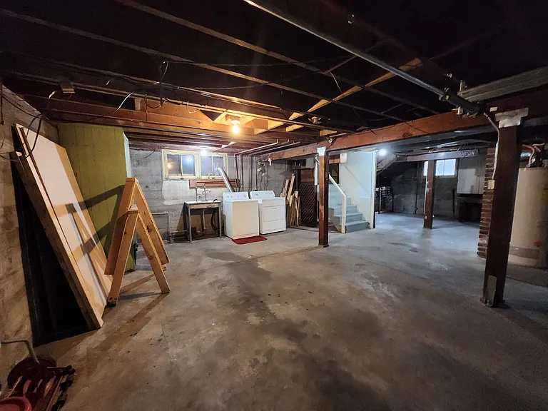 1909 Gregory Way — Photo 22
