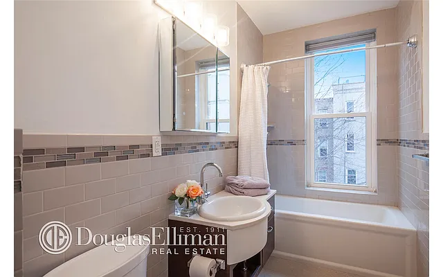 Sold by Douglas Elliman | media 25