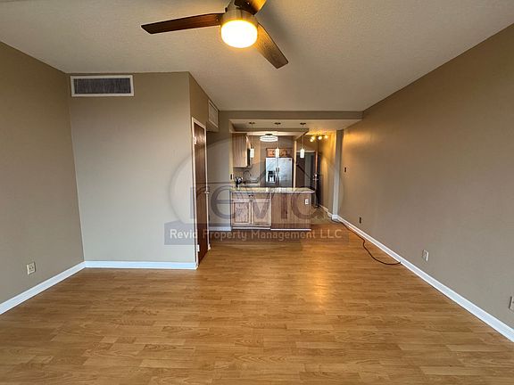 3rd image of 1271 Poplar Ave APT 1002