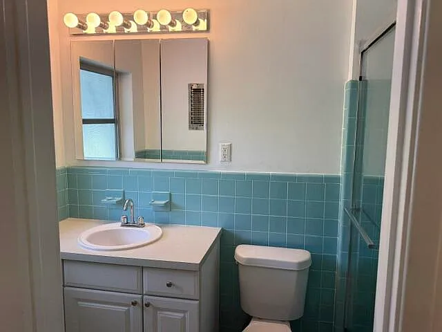 860 NW 65th Ave — Photo 17