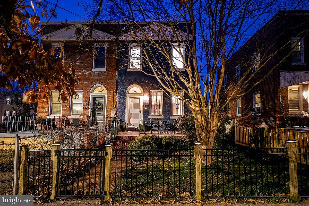 6302 7th St NW photo 1