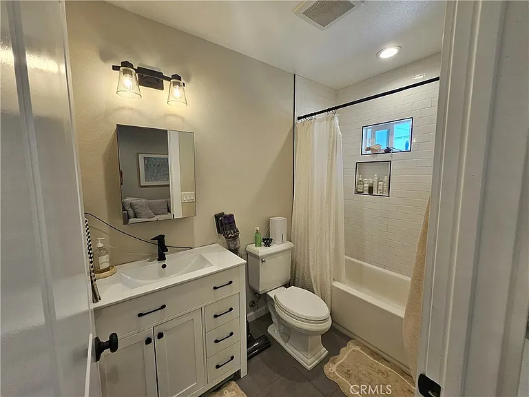 1554 Orange Ave #C — Photo 7