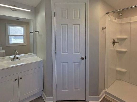 4th image of 1319 Ware Ave