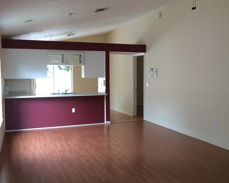 2nd image of 11007 Freemont Dr