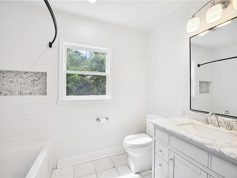 1249 Goodwin Rd NE — Photo 19