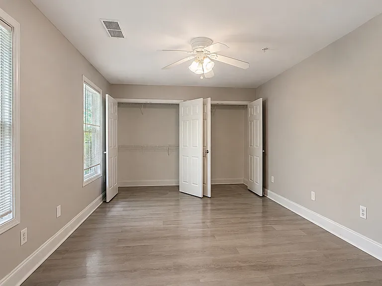 1240 Pinedale Cir NW — Photo 7