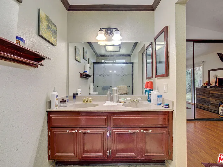 284 S Larkwood St — Photo 13