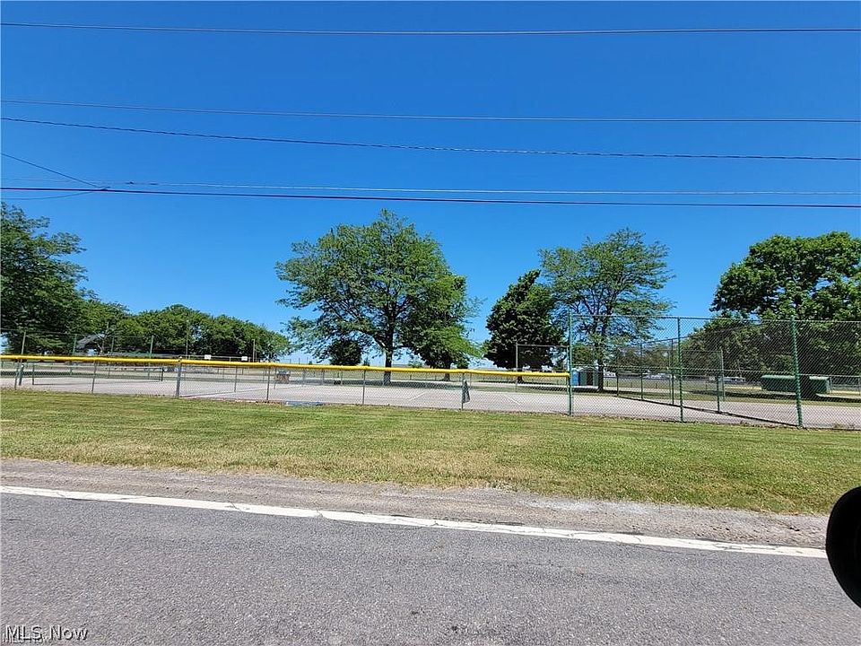 1st image of 3424 Parmly Rd