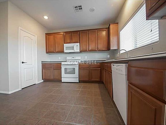 3rd image of 3913 Buteo Ln