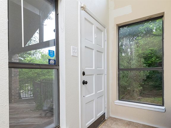 3rd image of 821 Cherlynne Dr