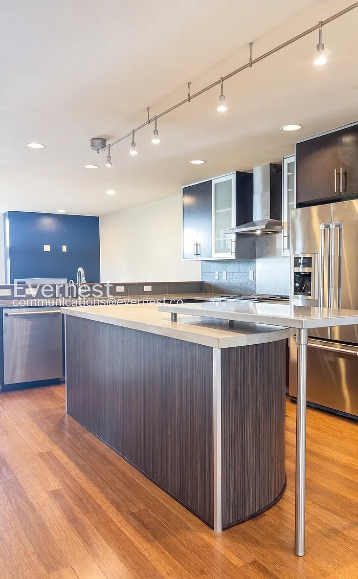 3 bed, 2.5 bath, 1770 sqft, $3,950 — Photo 4