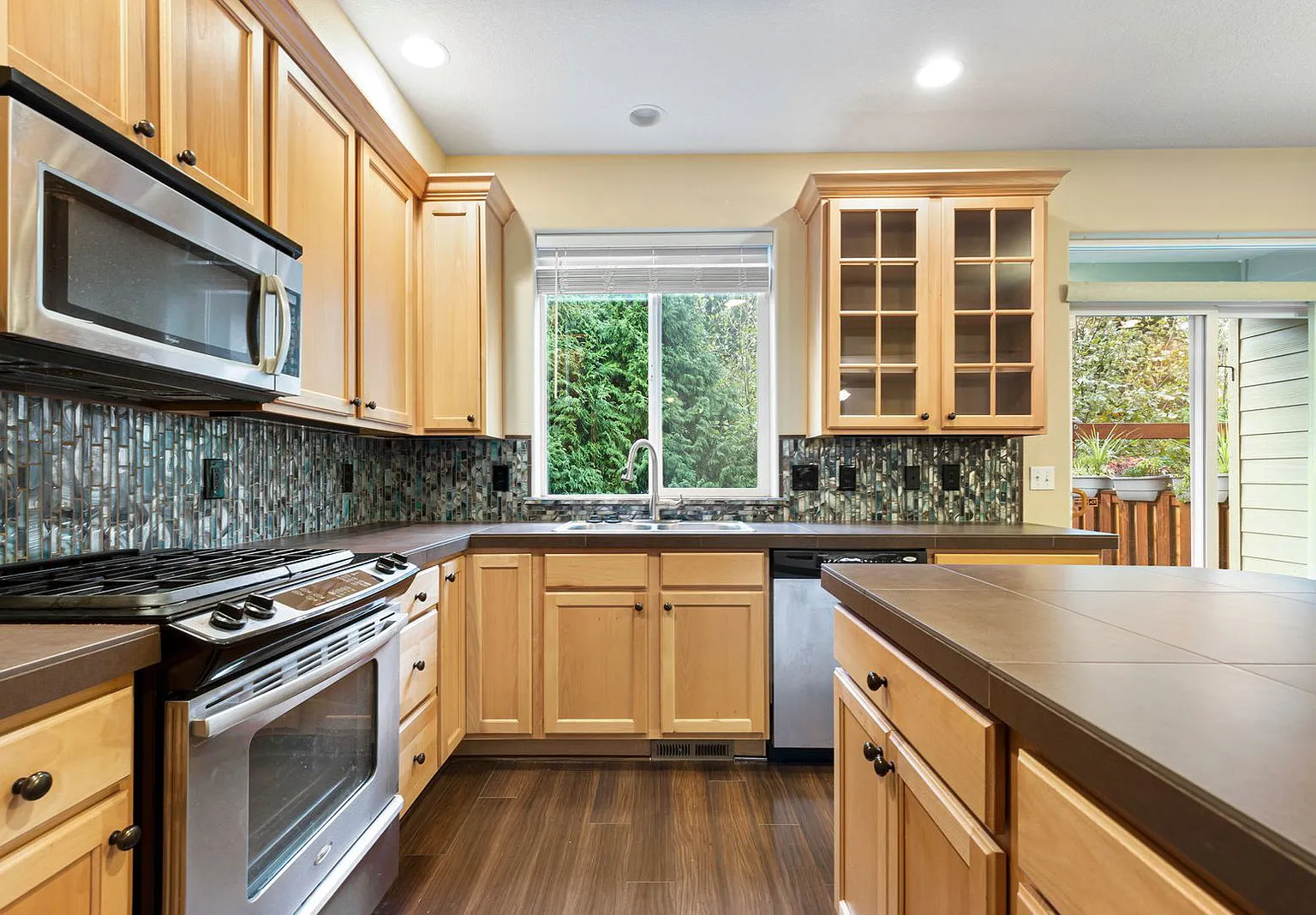 3 bed, 2.5 bath, 1777 sqft, $2,750 — Photo 1
