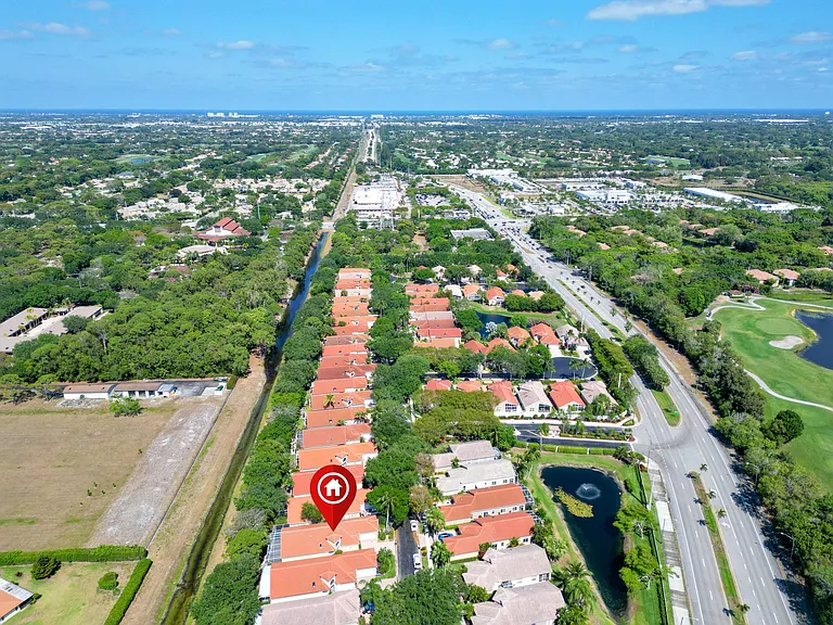 5279 Brookview Dr — Photo 43