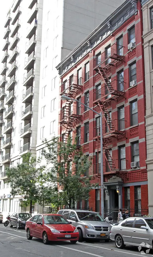 352 East 91st Street — Photo 1