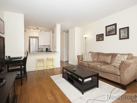 4th image of 245 E 54th St APT 18J