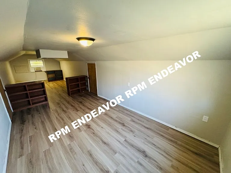 9943 Lilac Dr — Photo 13