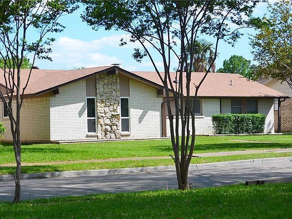 5th image of 3112 Point East Dr
