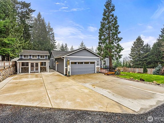 3rd image of 3115 Zenkner Valley